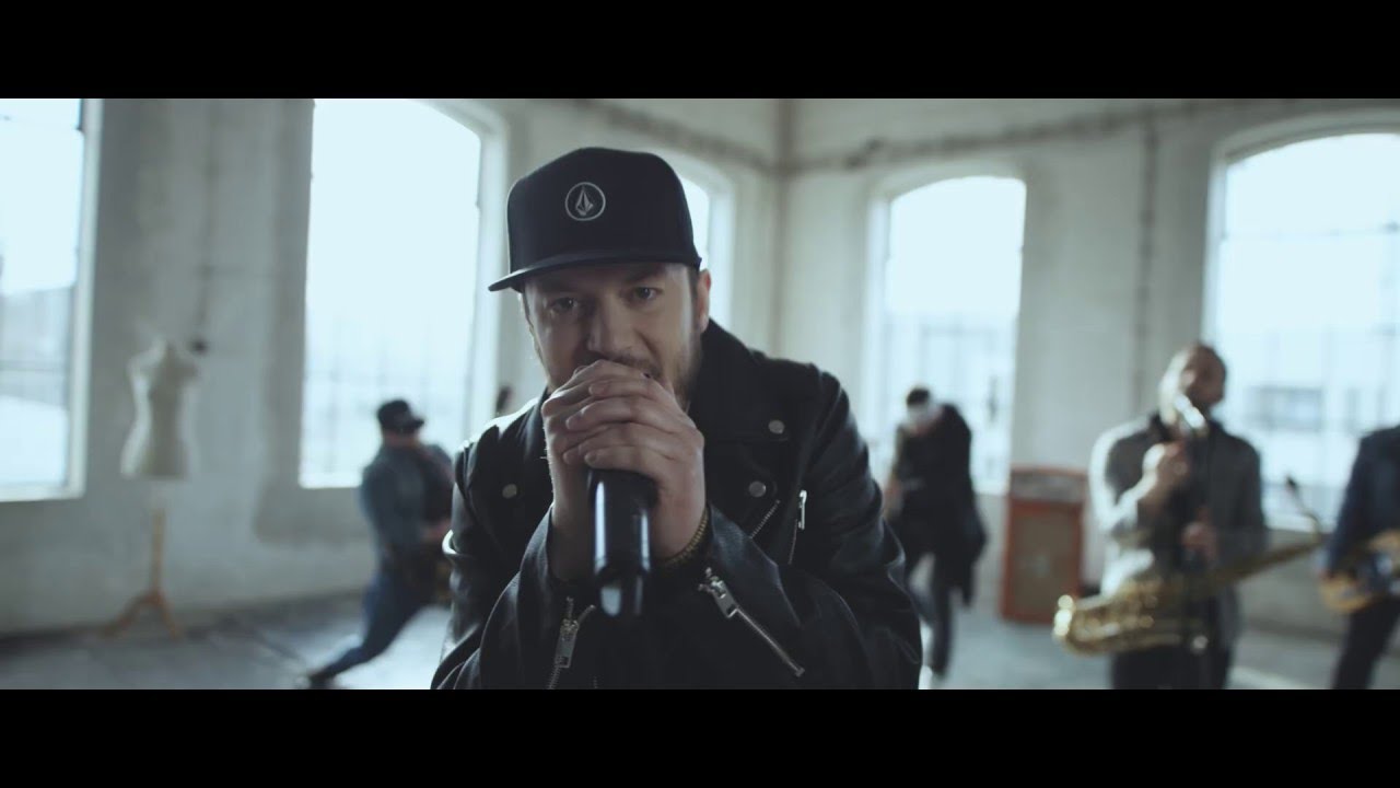 UDG - Parf&eacute;my (Official video)