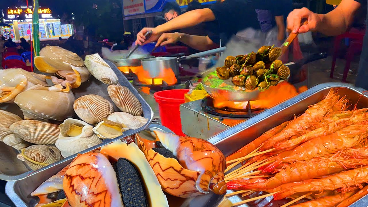 The Best Street Food in Vietnam – Foodie’s Guide!