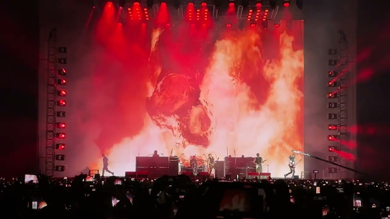 Airbag - Intro + Jinetes Cromados (Costa 21,Lima-Perú) 2025 