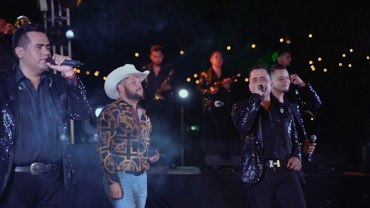 Toño Lizárraga Ft. La Poderosa Banda Rancho Grande - Llegó su padre (En vivo)