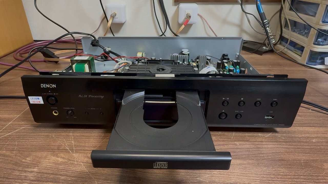 修理のご依頼をいただきました。DCD-755SE トレイ開閉不良 修理