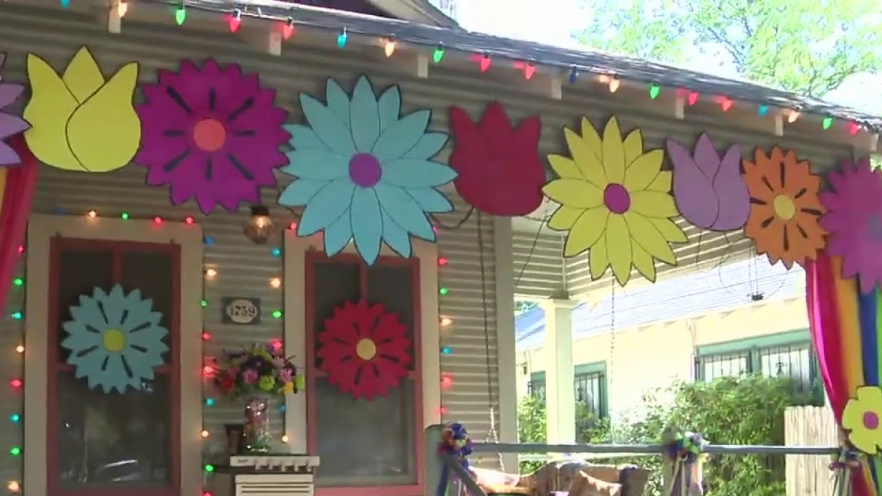 WATCH: KSAT's David Sears shows off decorated home as part of Fiesta's Porch Parade