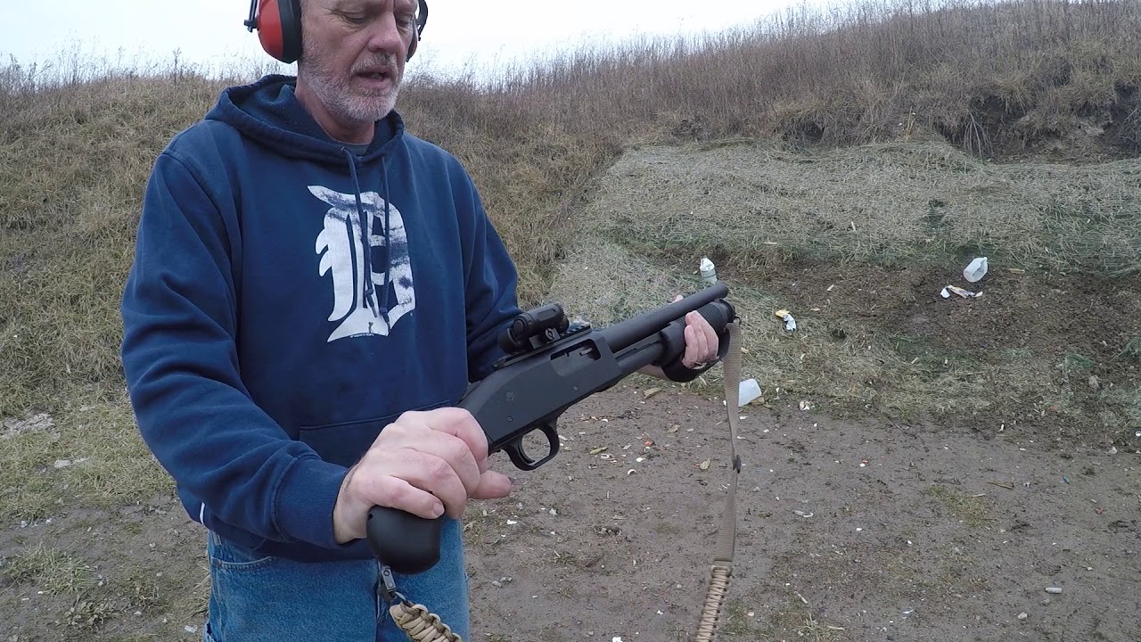 Shooting Mossberg shockwave with utg bulldot outside