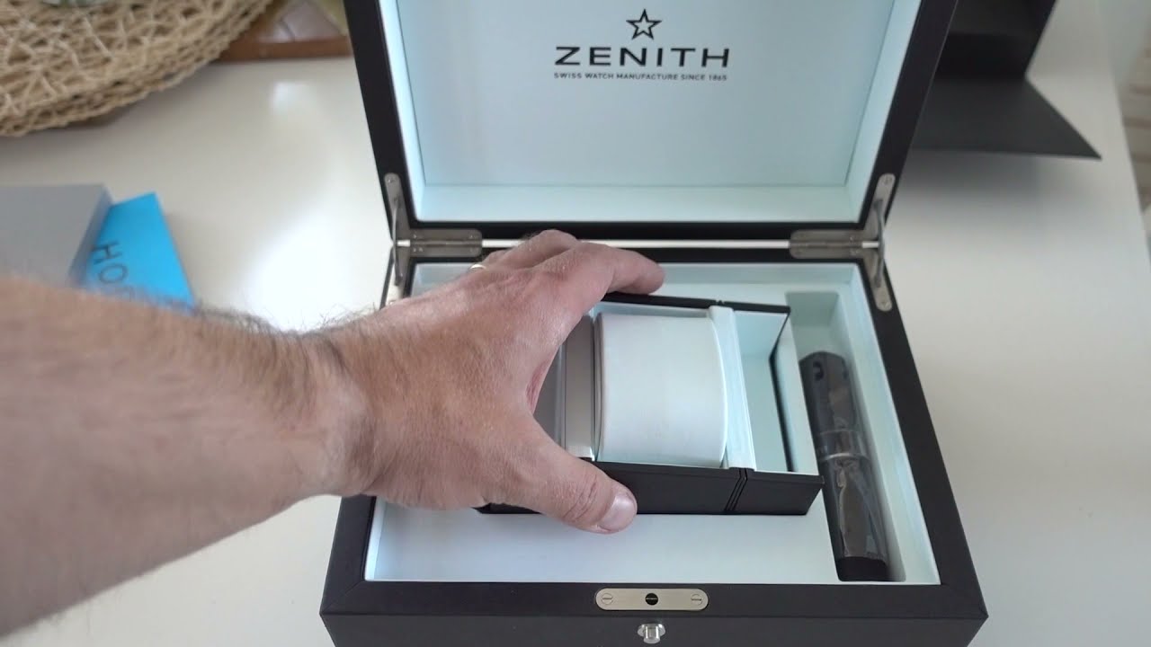 Unboxing a Zenith Defy 21 El Primero solid Panda dial
