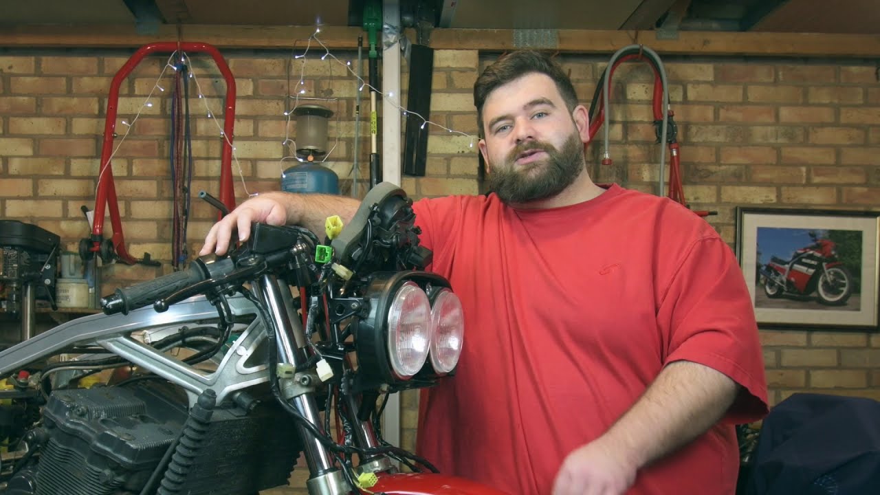 Fixing the Bodged wiring || It's GSX-R o'clock series 2 part 3