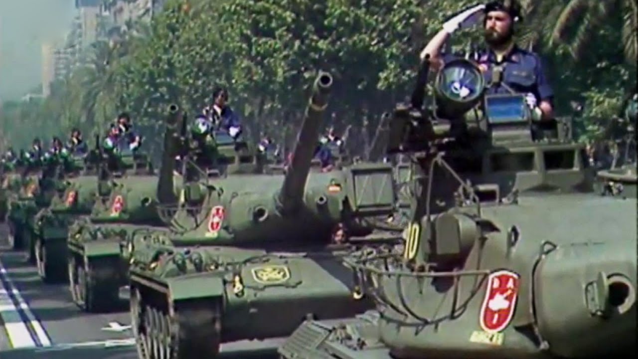 Desfile del D&iacute;a de las Fuerzas Armadas en Barcelona (1981)