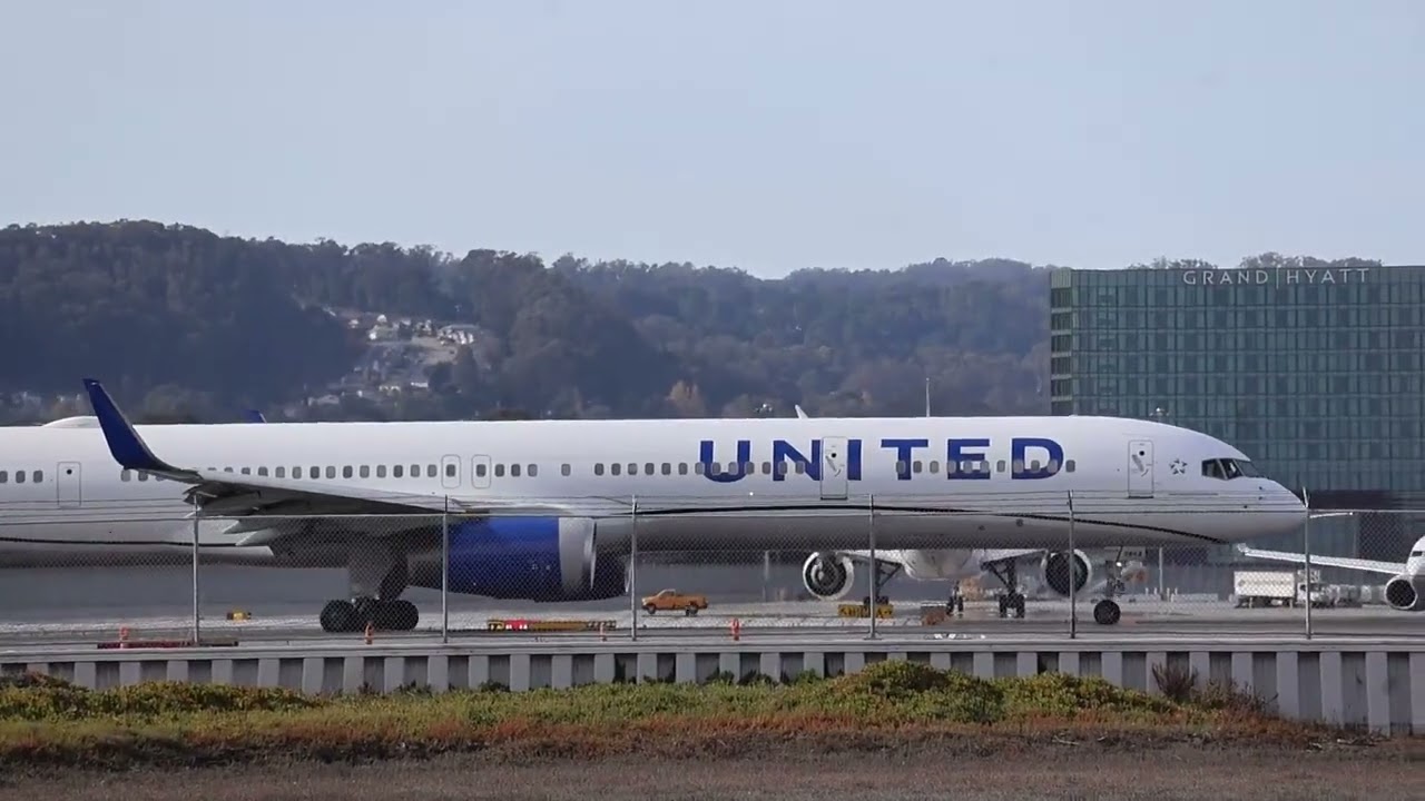 SFO Planespotting November 2025 | United planes, Porter E175, KLM 787