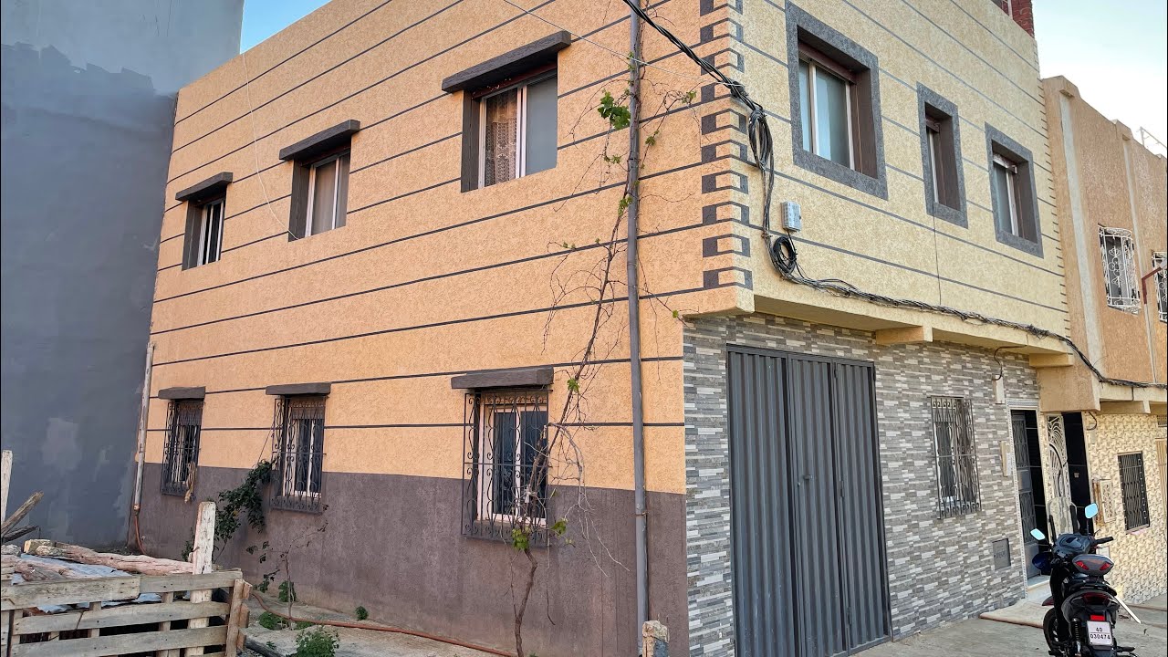 دار حرة للبيع طنجة ✅100متر 🏠كوارت  محفضة 👌كراج +طبقة مصلوحة 💯#عقارات #immobilre #شقق #اكسبلور