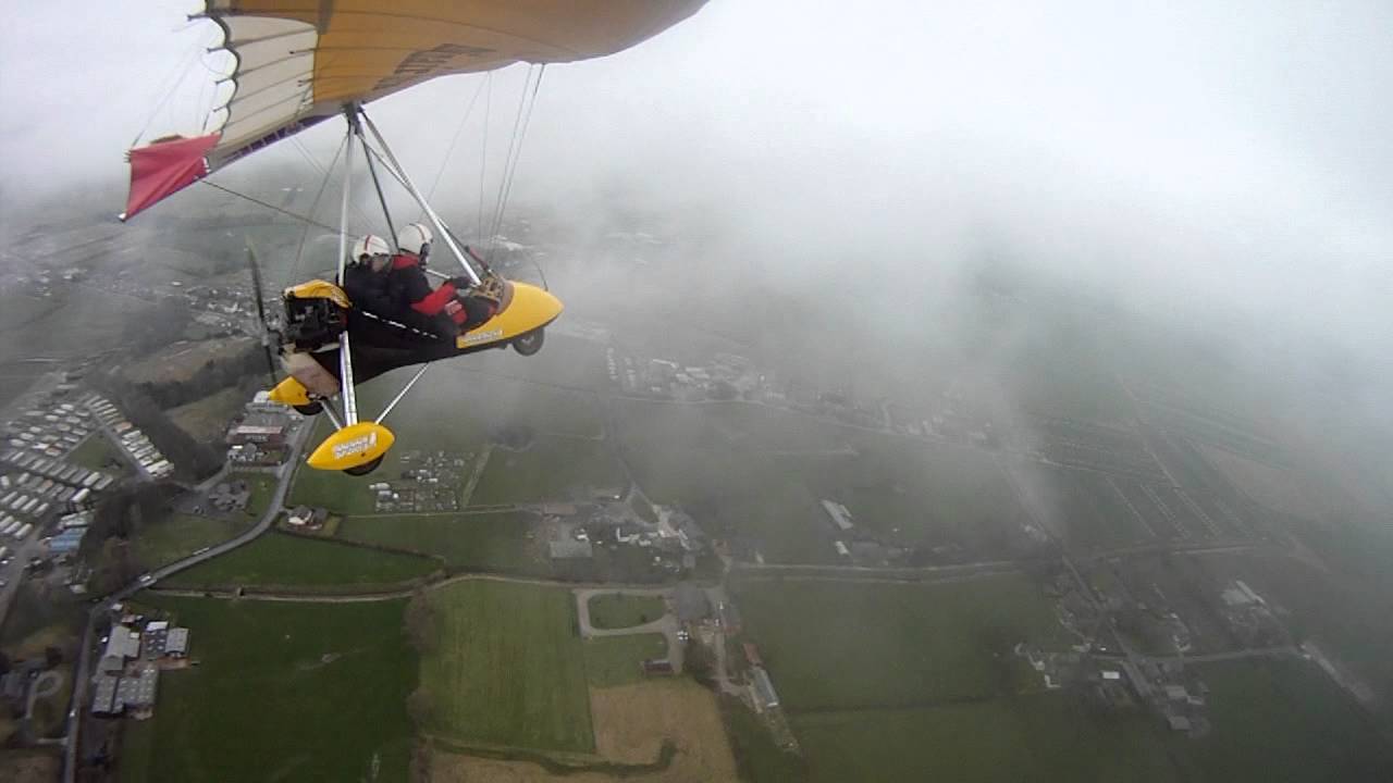 Microlight :: Real Emergency Forced Landing (Engine Out)