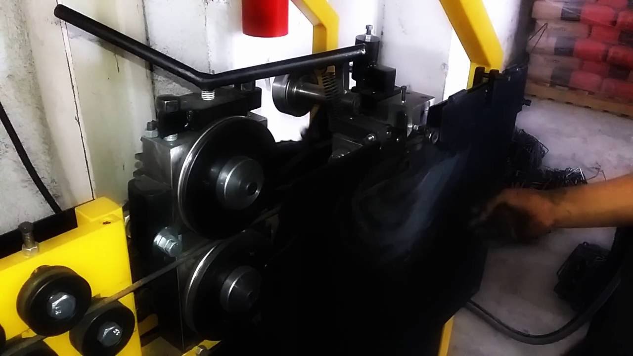 Maquina automatica para fabricar estribos de alambron modelo 2016