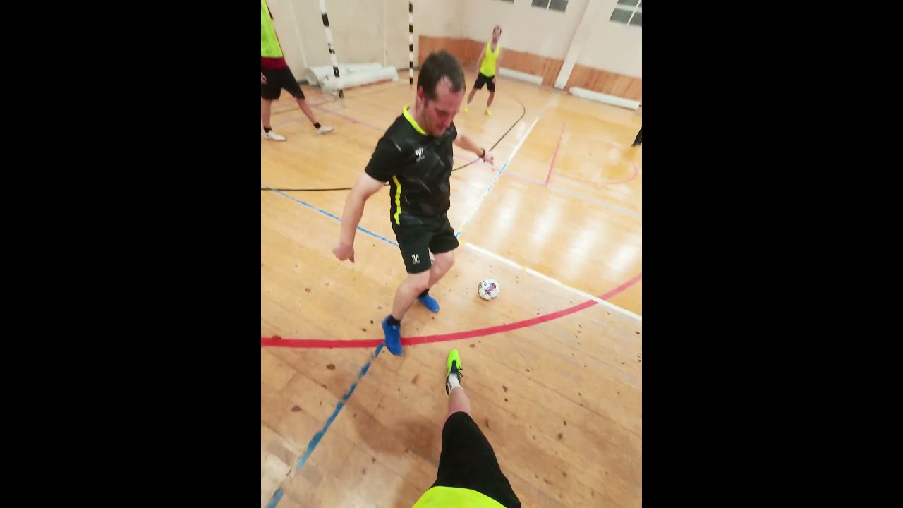 Контроль мяча #shorts #football #soccer #футбол #футзал #footballshorts #futsal #futbol #pov #спорт