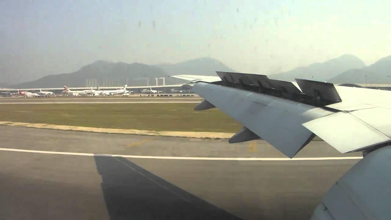 Cathay Pacific B777-300 Hong Kong Landing (with Announcement)