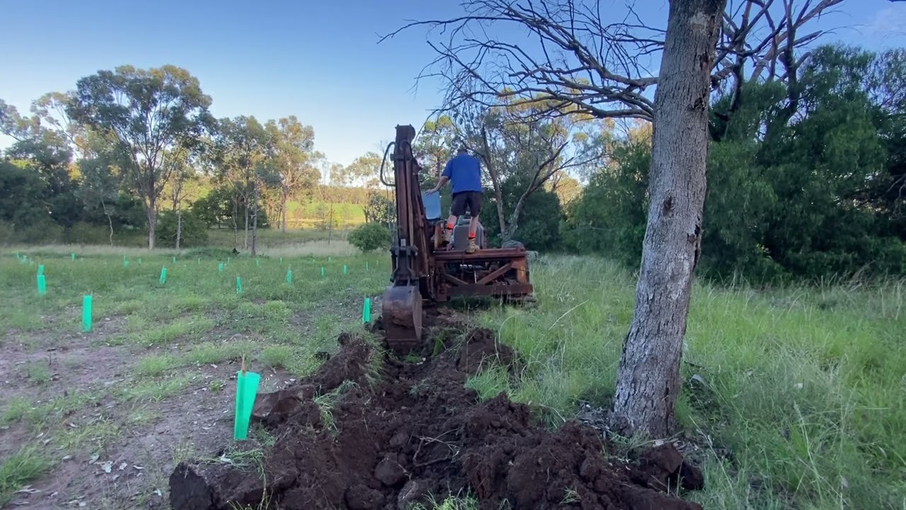 MF40 backhoe - test 1. Moderate success.