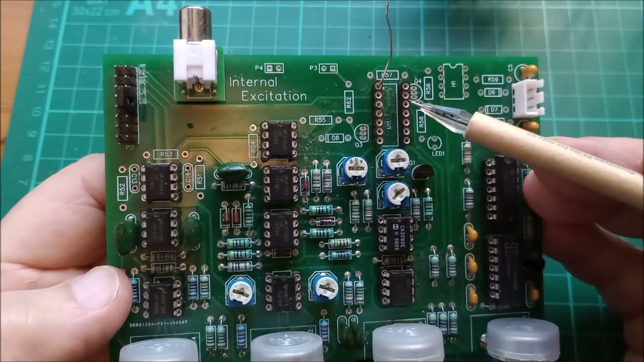 A CD4016 is added to the Vocoder