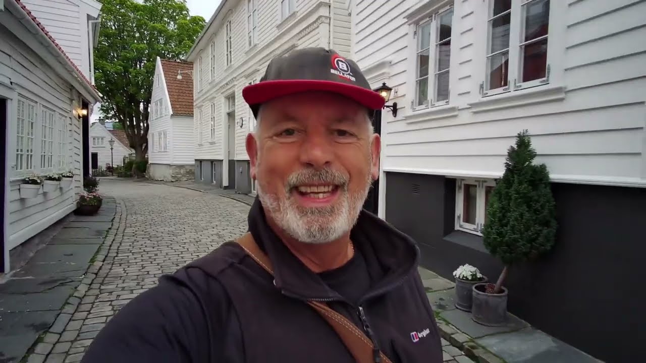 Jimbo visits Stavanger Old Town.