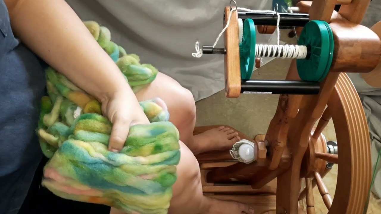 spinning dyed roving // TdF 2022 day 4