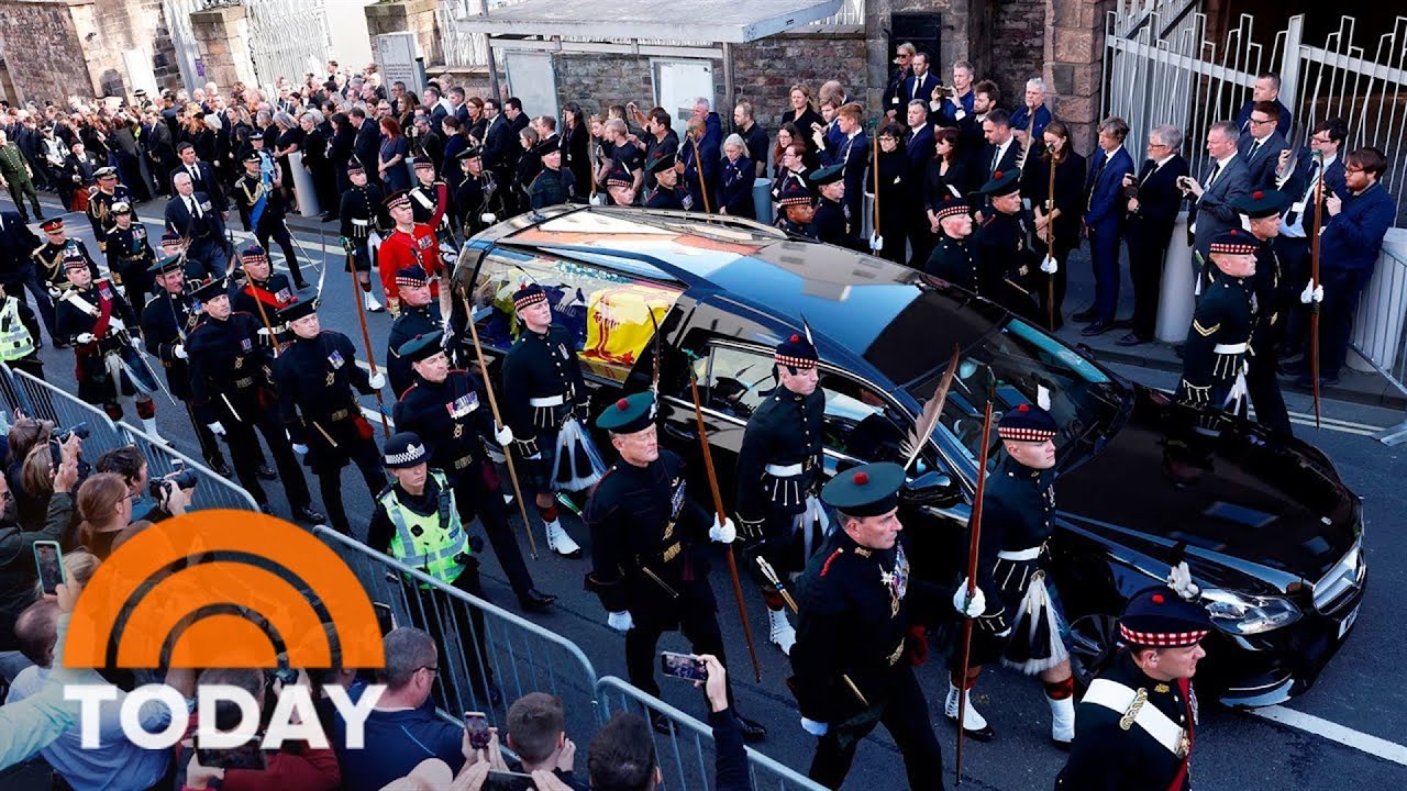 Queen Elizabeth’s Coffin Makes Journey Down Royal Mile