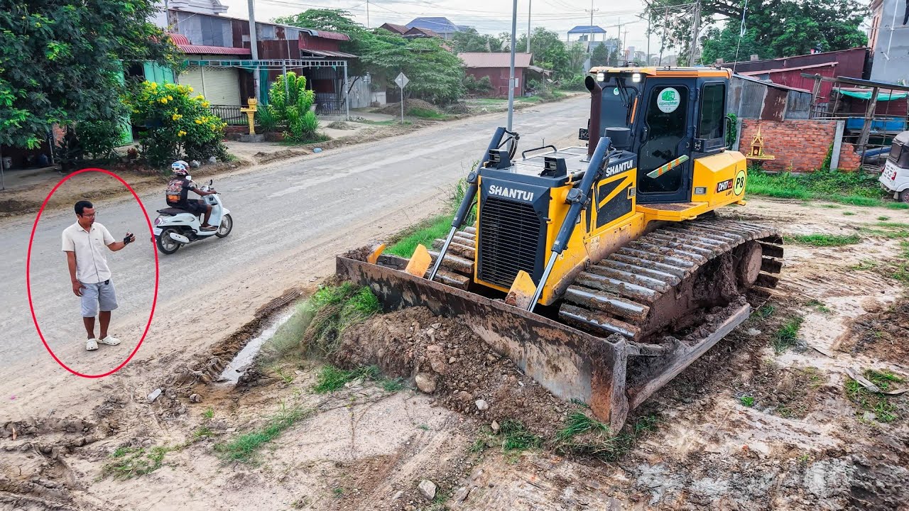 AMAZING!! First Starting New Project LANDFILL by Expertly Skill Driver Dozer SHANTUI DH17c3 pushing