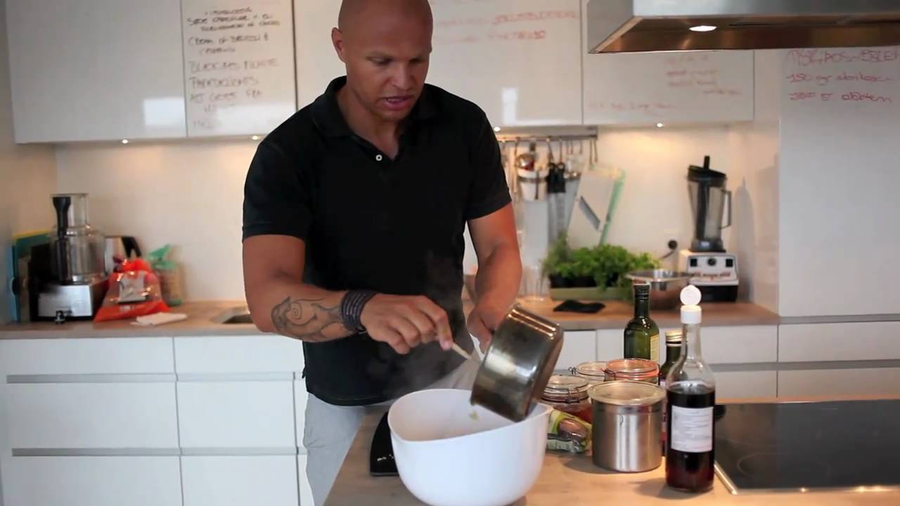 Umahro Cadogan laver quinoa salat (ses bedst i HD)