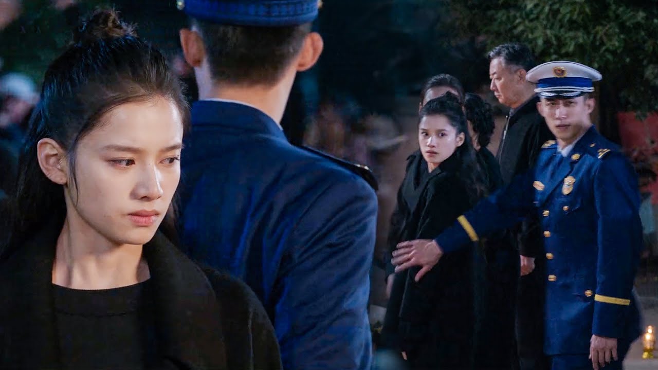 สาวผมยาวถูกนักข่าวตามรังควาน ที่แท้เป็นแฟนลับประธาน! เขาใช้ตัวบังกล้องปกป้องเธอ!