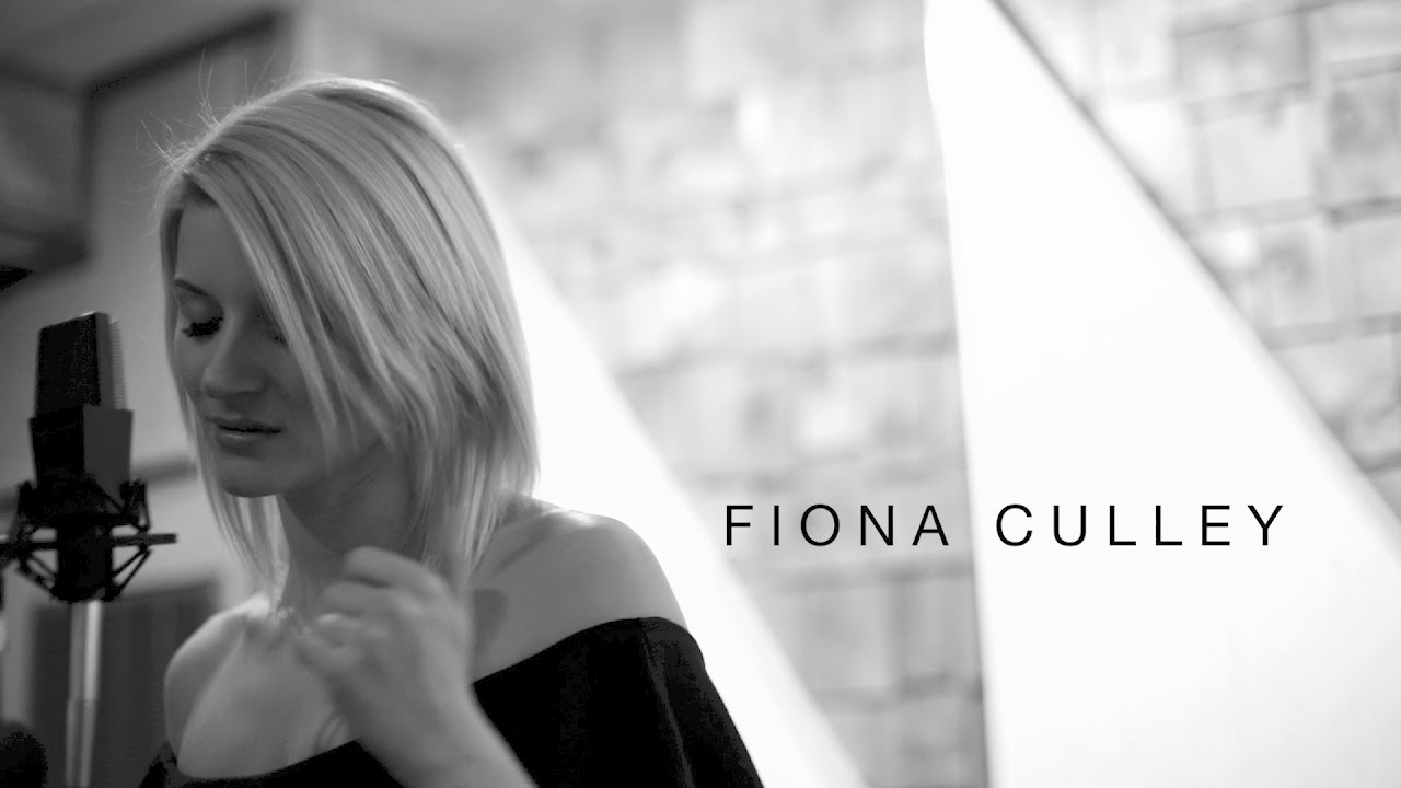 Ed Sheeran - Dive, Cover by Fiona Culley (Lyrics in CC)