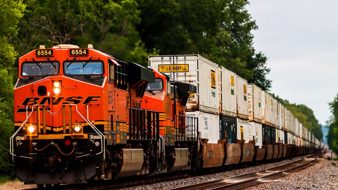 BNSF 6554 West in Edelstein, IL on 8/6/2024