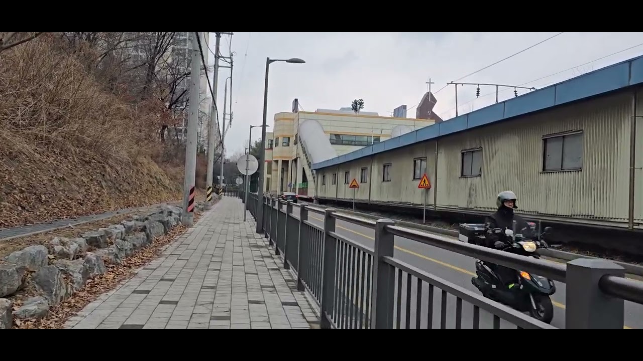 Walking Along Nokcheon Station on a Cloudy Day | Seoul Local Walk Part 2