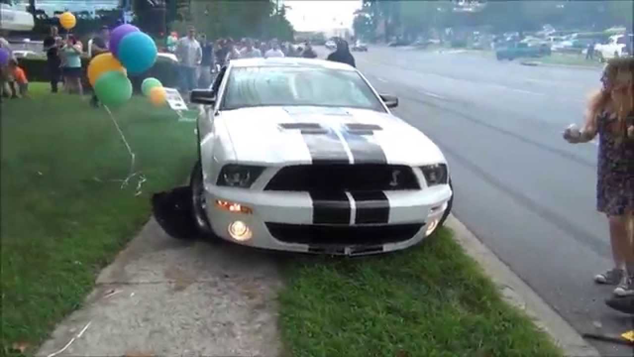 Ford Mustang Shelby GT500 CRASHES Into Crowd