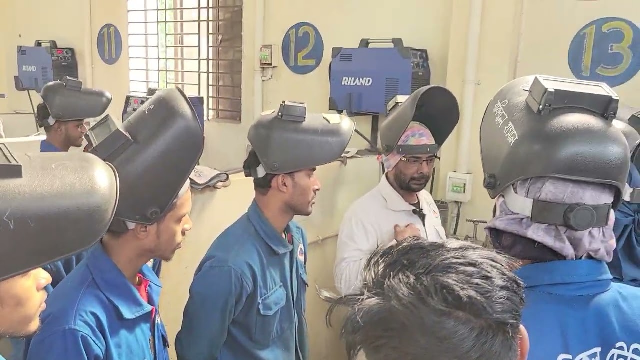 স্কিল অর্জন করুন,ক্যারিয়ার গড়ুন,দেশ এবং নিজেকে উন্নতি করুন। 01404717982