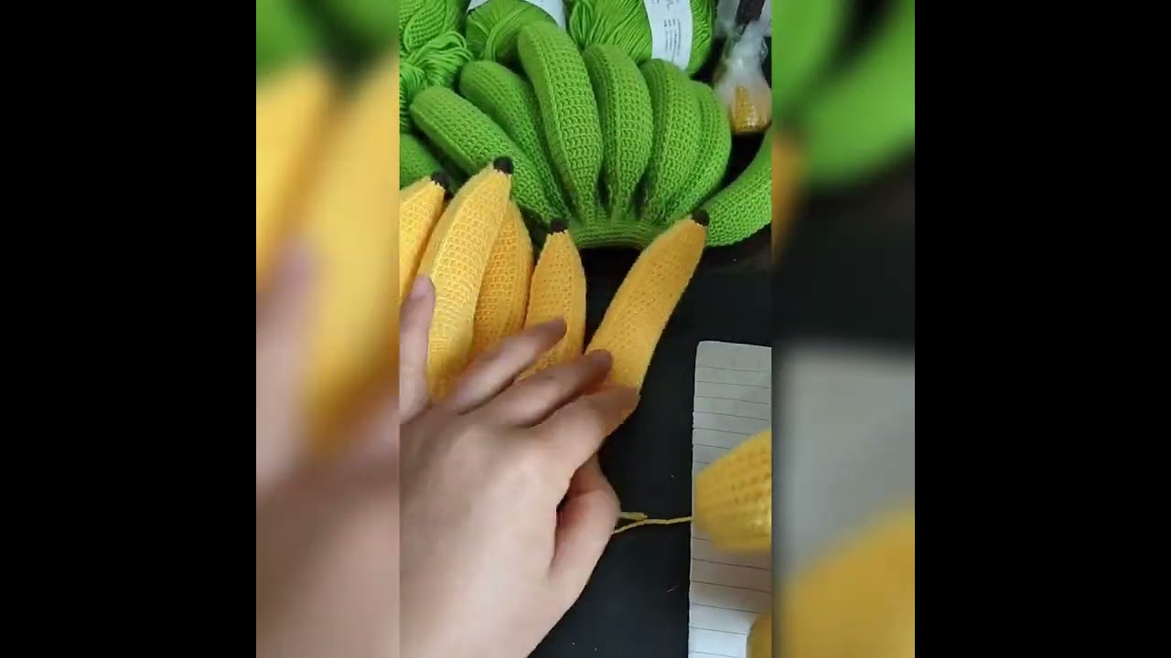 How to make a banana out of yarn.