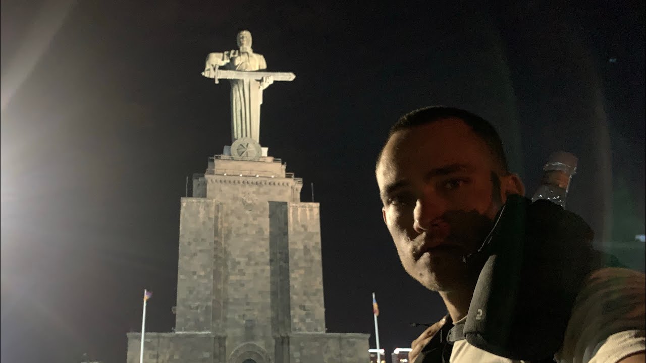 2.03.2023 нашел деньги и еду. Выхожу из Тбилиси в Армению автостопом. Подвезли и накормили