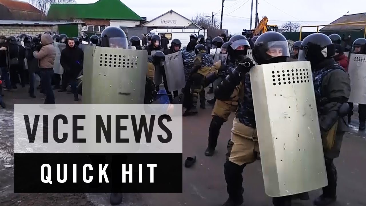 Roma Fight Russian Police Over Energy Access: VICE News Quick Hit