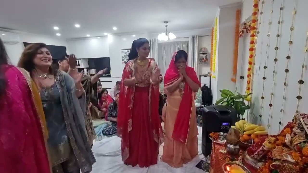 Ji kerda mera batiye nach nach kushi manava. In Henderson Mata chownki. 