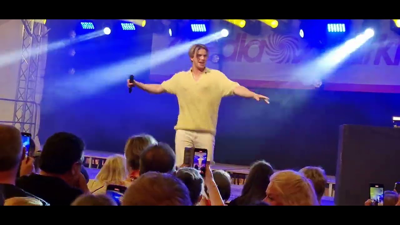 Vincent Gross - Ouzo - live Wolfsburg 10.05.2024 2148
