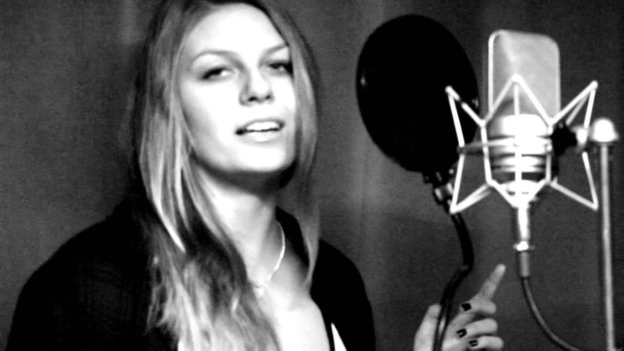 E.T - Katy Perry cover (by sabrina)