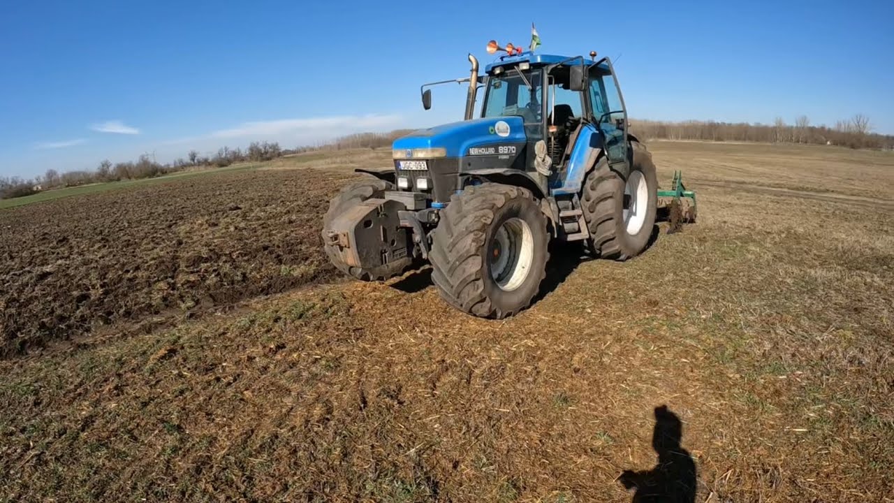 Alföldi Traktoros vlog #5 - Lazítózás, viszi mint a rongyot😆🚜 (New Holland 8970 + 5kés)