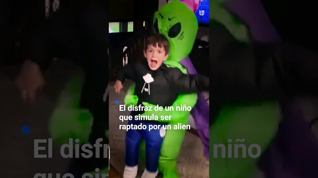 👽 Костюм ребенка, притворившегося похищенным инопланетянином, и его удивительное выступление 🤣