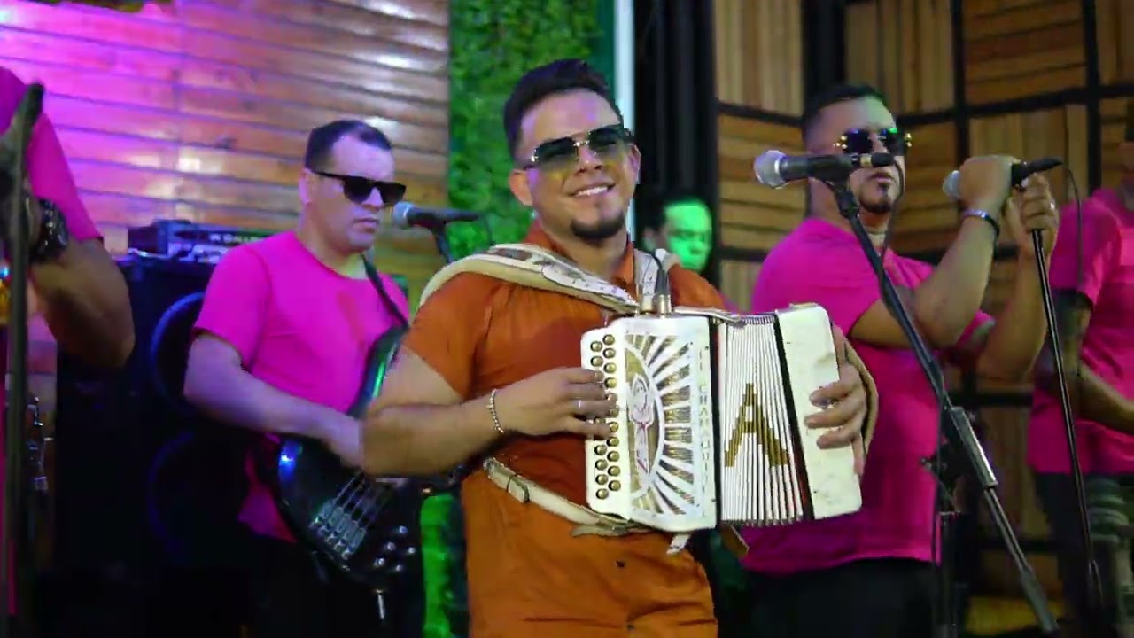 LA CORREA [El Chamaquito del Acordeon] En Vivo