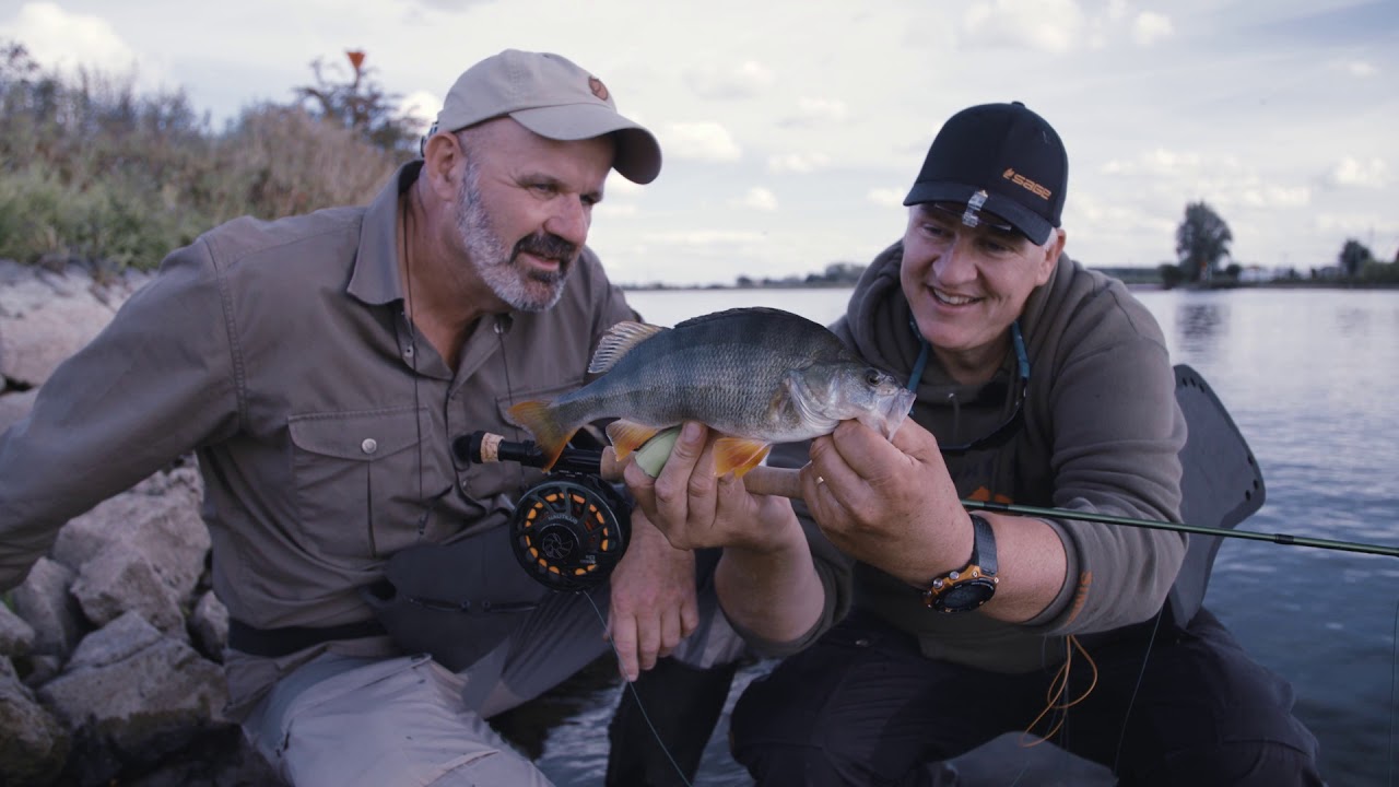 VISblad TV - vliegvissen op baars!