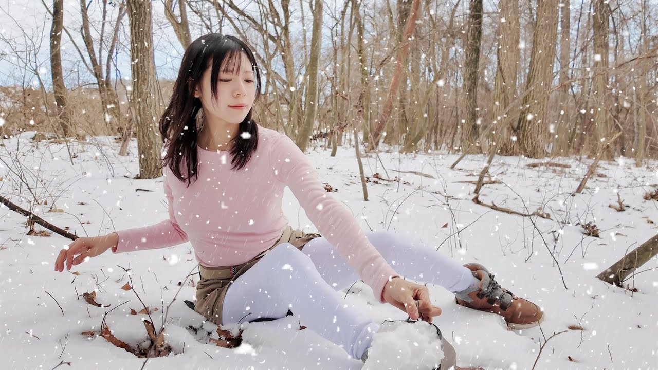 大雪警報 -12℃ 過酷な山で休日を過ごす女 雪中キャンプ / Snow warning, -12℃ snow camping, Japanese Camping Girl.