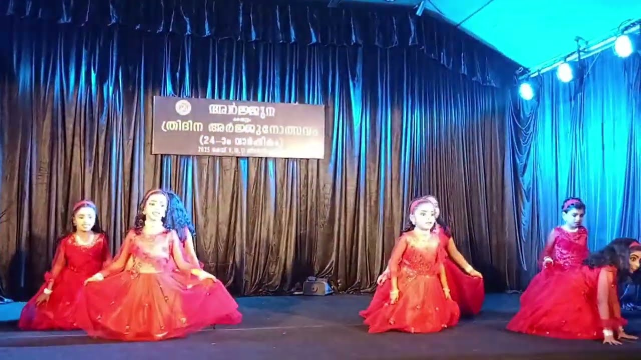 Muttathu thathi nadakum thathamme penne #dance #thathammapenne # Haya in