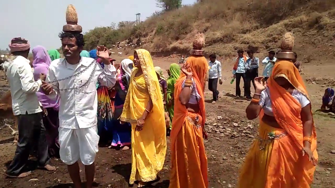 Gangor mata videos 2019  //गणगोर माता अमावस्या ताप्ती नदी पर नाचते हुवे// ग्राम सावली तहसील खकनार