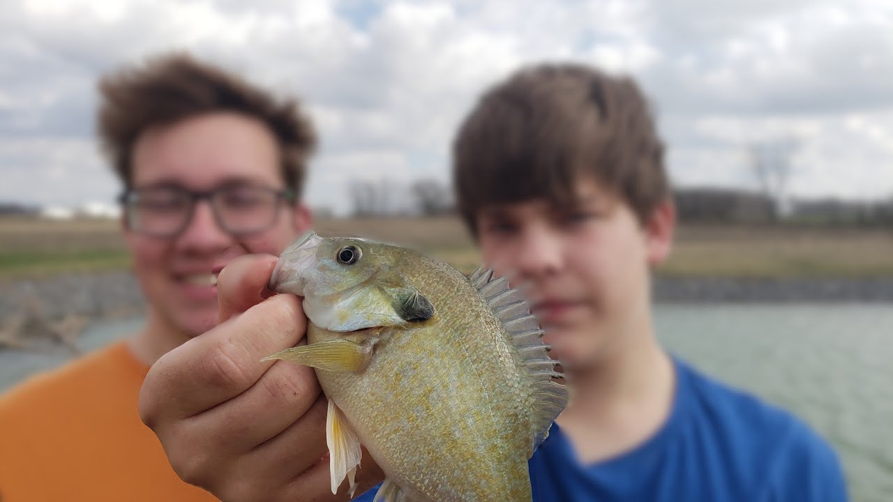 1v1 fishing challenge! Loser jumps in!!