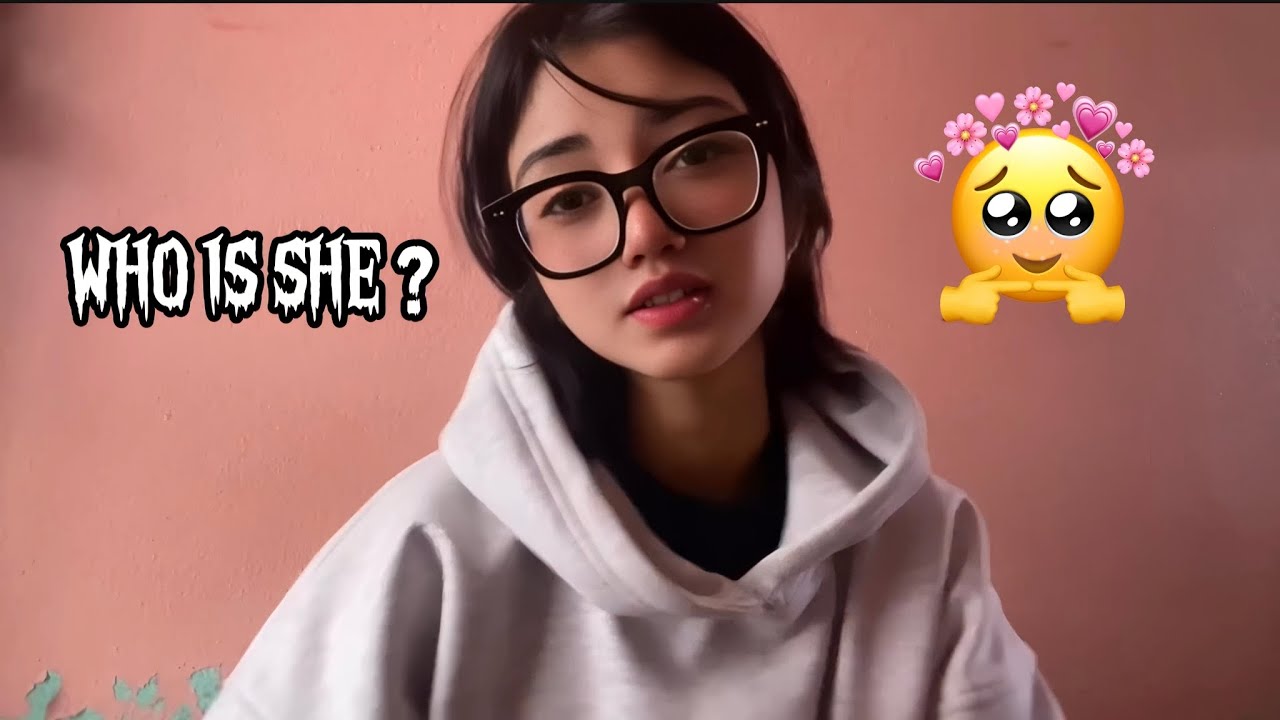 WHO IS SHE 😍 @Kaanha__0