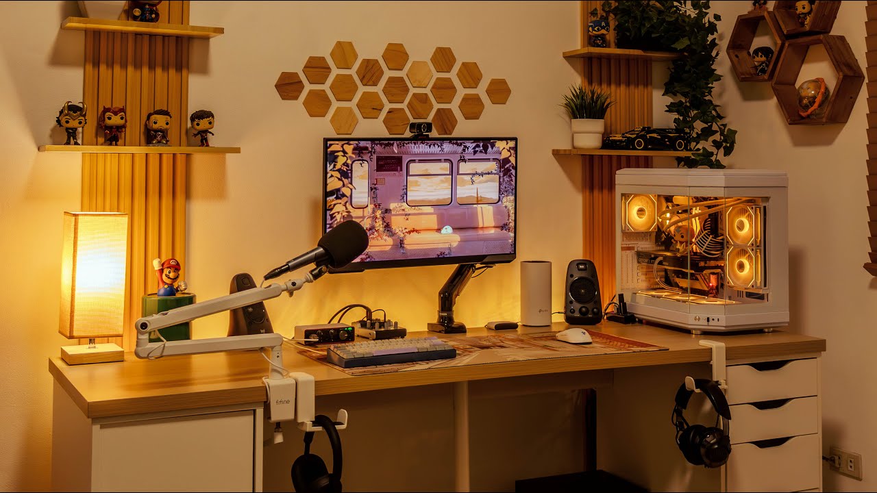 Best Laptop Setups Ep. 40 - Clean, Minimal and INTERESTING!