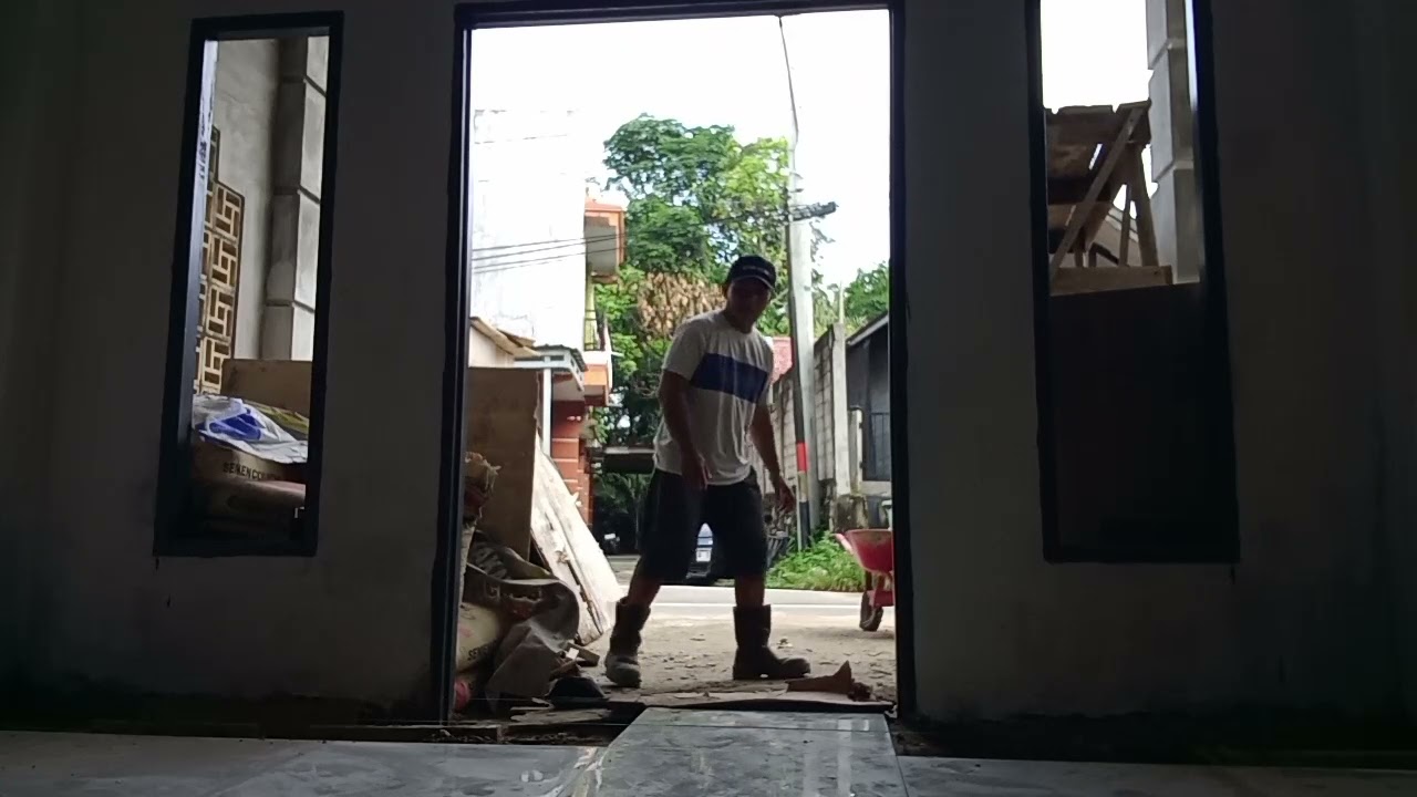 Pekarjaan keramik lantai 1