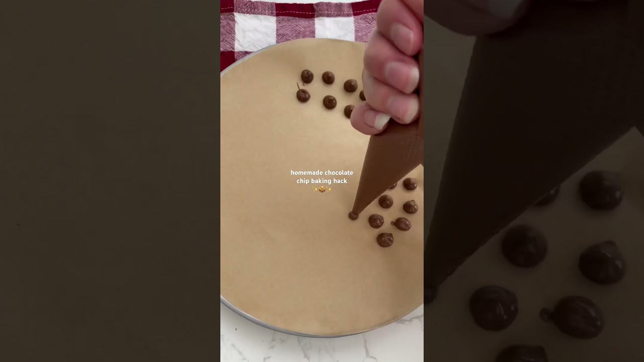 Follow along for more baking hacks ✨ #chocolatechip #bakinghacks #baking #shorts