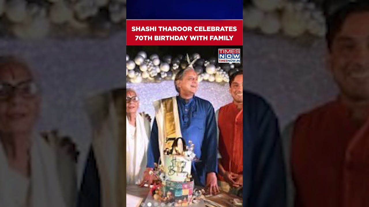 Shashi Tharoor Celebrates 70th Birthday With Family; Enjoys Mesmerising Kathakali Show #shorts