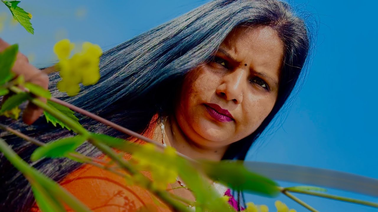 To friends mein I Thi gaon mein bahut hi Sundar look hai yahan ka