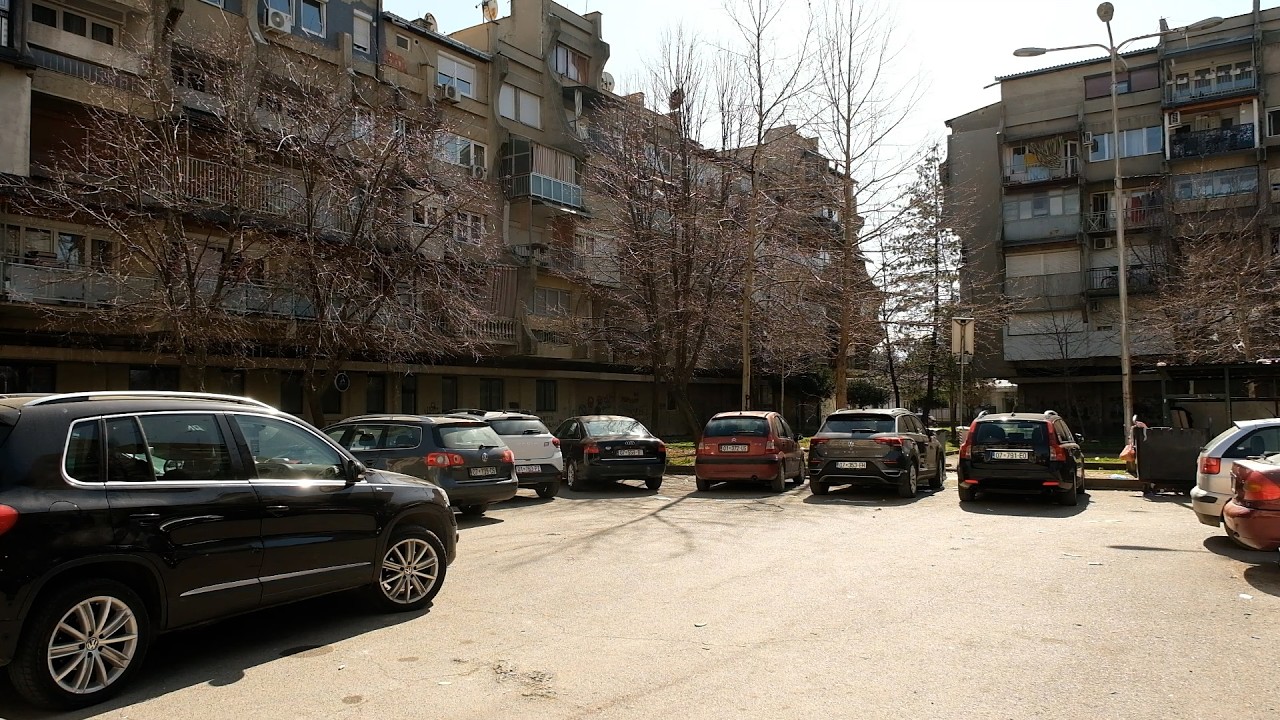 Banorëve të “banesave kineze” parkingjet po u’a zënë banorët e lagjeve tjera